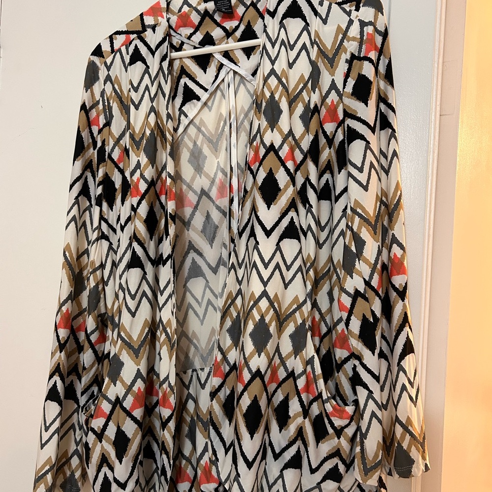 Chic Geometric Patterned Blouse - image 2